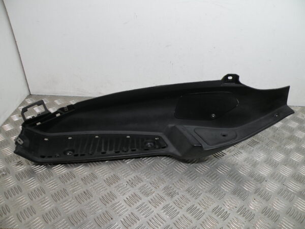 Marche pied gauche PIAGGIO MP3 300 4t -2011-