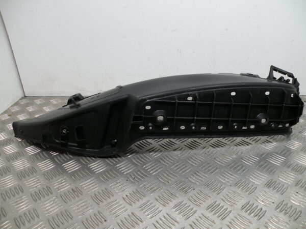Marche pied gauche PIAGGIO MP3 300 4t -2011-