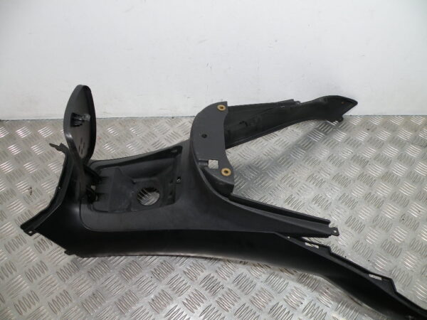 Carénage de trappe à essence PIAGGIO MP3 300 4t -2011-