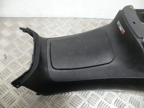 Carénage de trappe à essence PIAGGIO MP3 300 4t -2011-