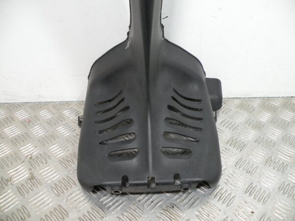 Couvercle de passage de roue PIAGGIO MP3 300 4t -2011-