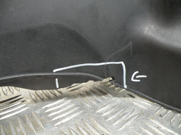 Couvercle de passage de roue PIAGGIO MP3 300 4t -2011-