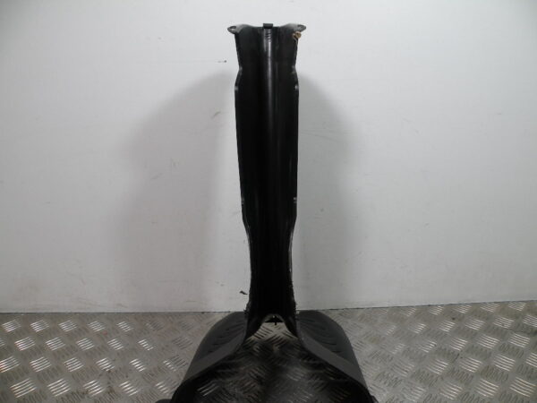 Couvercle de passage de roue PIAGGIO MP3 300 4t -2011-