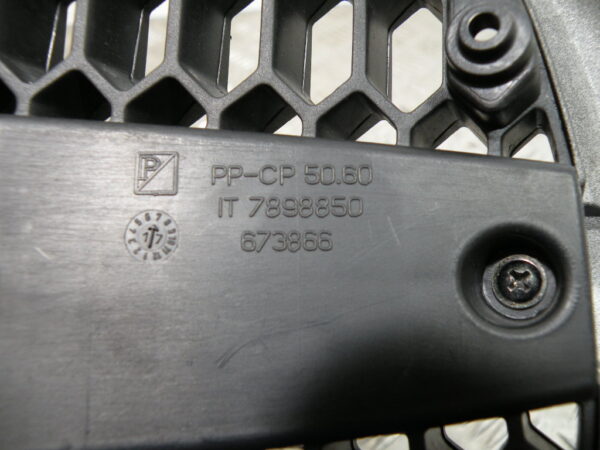 Grille de radiateur PIAGGIO MP3 300 4t -2011-