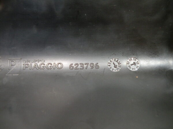 Couvercle de boîte à outils PIAGGIO MP3 300 4t -2011-