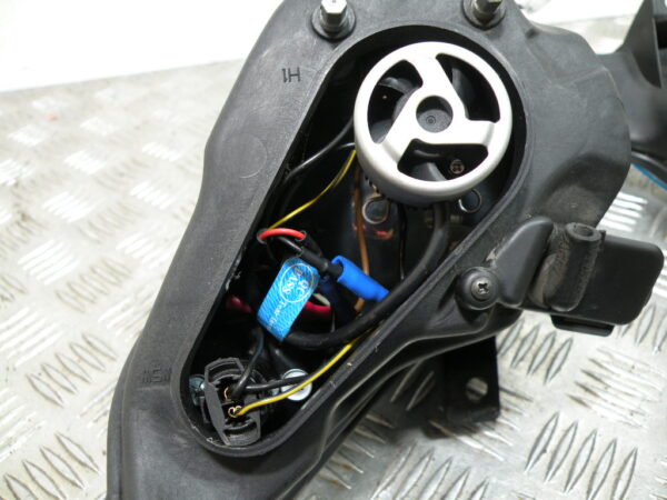 Optique / Phare avant PIAGGIO MP3 300 4t -2011-