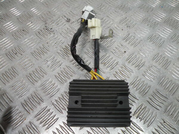 Régulateur de tension PIAGGIO MP3 300 4t -2011-