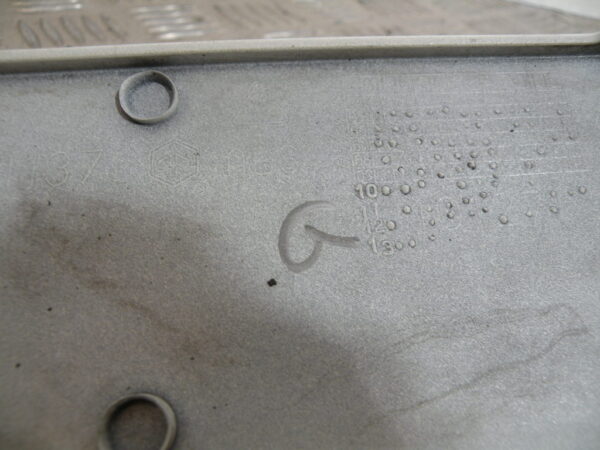 Baguette latérale gauche VESPA 300 GTS 4t -2013-