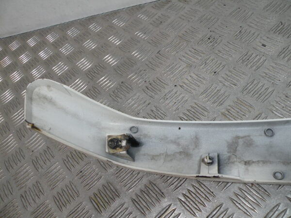 Baguette latérale droite VESPA 300 GTS 4t -2013-