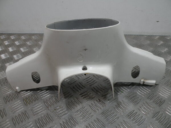 Carénage couvre guidon avant VESPA 300 GTS 4t -2013-