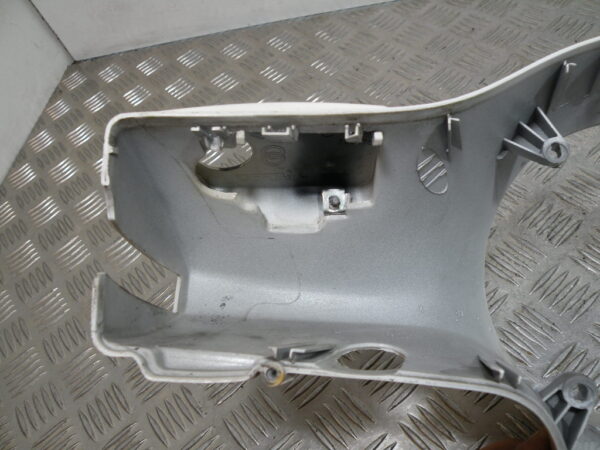Carénage couvre guidon avant VESPA 300 GTS 4t -2013-