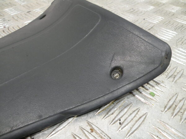 Cache batterie VESPA 300 GTS 4t -2013-