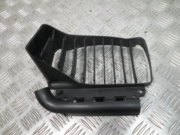 Grille de radiateur gauche VESPA 300 GTS 4t -2013-