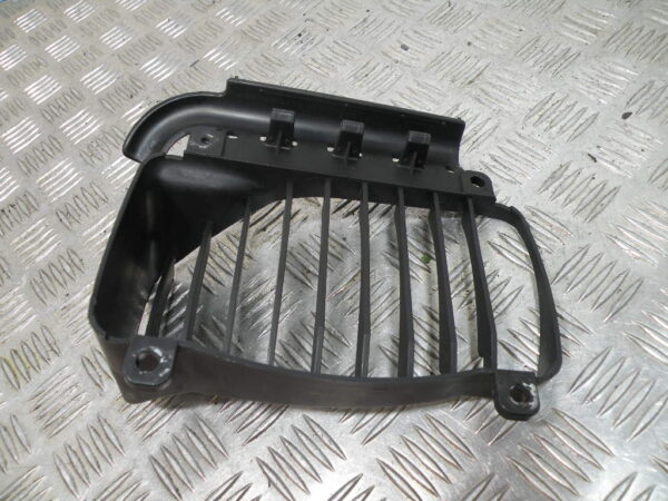 Grille de radiateur gauche VESPA 300 GTS 4t -2013-