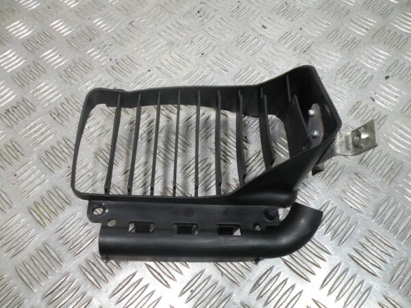 Grille de radiateur droite VESPA 300 GTS 4t -2013-