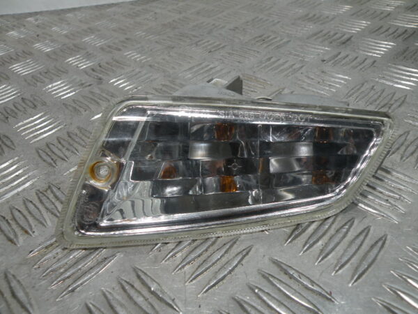 Clignotant avant droit VESPA 300 GTS 4t -2013-