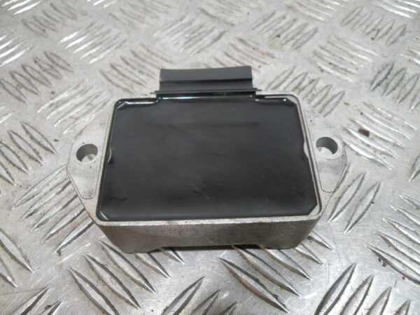 Régulateur de tension PIAGGIO FLY 2t -2013-