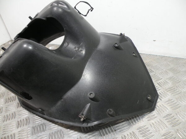 Passage de roue avant APRILIA 50 SR 4t -2011-