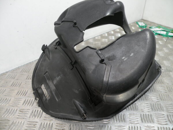 Passage de roue avant APRILIA 50 SR 4t -2011-