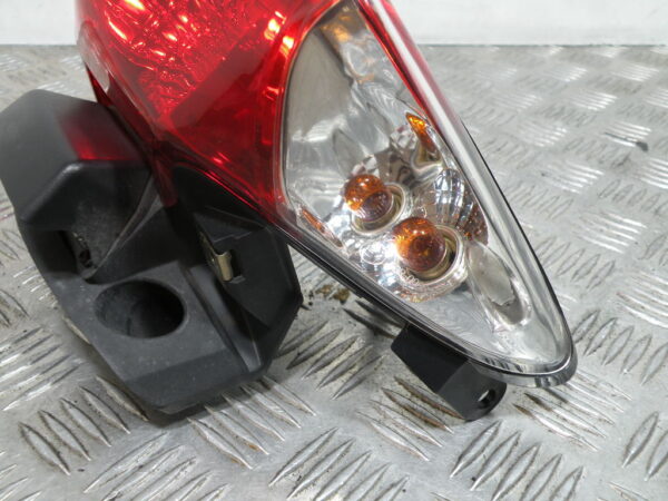 Feu arrière PEUGEOT 125 LXR 4t -2010-