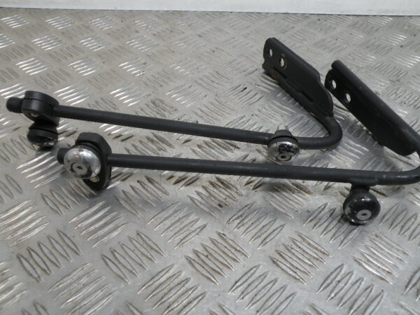 Support pare brise PEUGEOT 125 LXR 4t -2010-