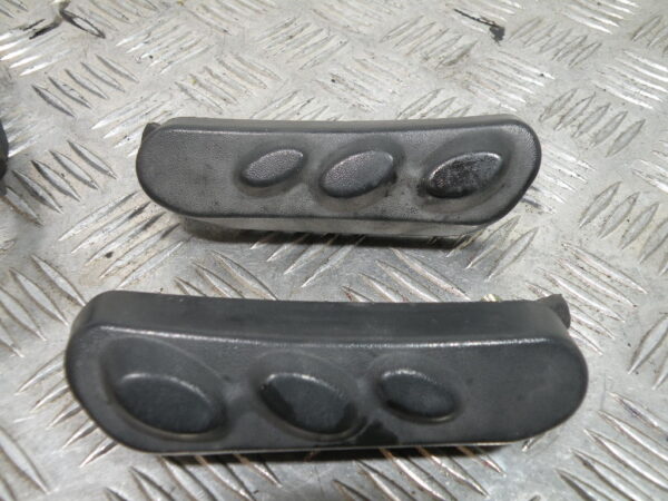 Support pare brise PEUGEOT 125 LXR 4t -2010-