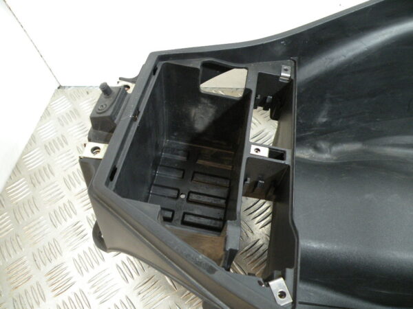 Coffre sous selle PIAGGIO MP3 300 LT YOURBAN 4t -2013-