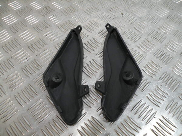 Cache guidon PIAGGIO MP3 300 LT YOURBAN 4t -2013-