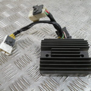 Régulateur de tension PIAGGIO MP3 300 LT YOURBAN 4t -2013-