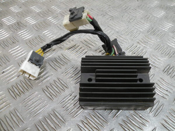 Régulateur de tension PIAGGIO MP3 300 LT YOURBAN 4t -2013-
