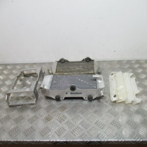 Radiateurs,grille,support YAMAHA 250 YZF – 2005 –