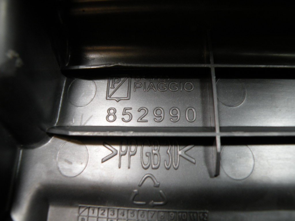 Cache batterie APRILIA SR 50 2t -2017-