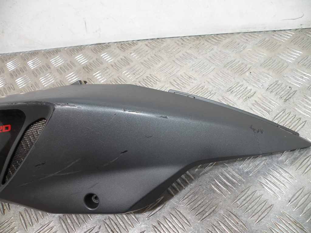 Carénage coque arrière gauche APRILIA SR 50 2t -2017-