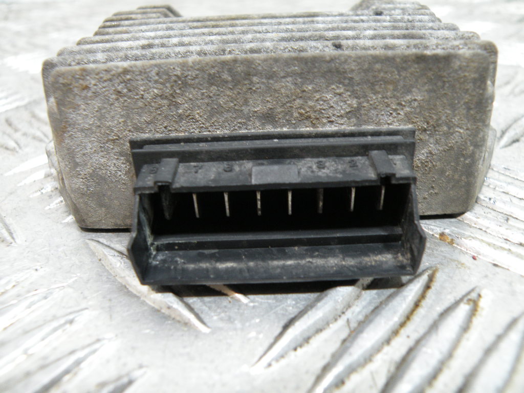 Régulateur de tension APRILIA SR 50 2t -2017-