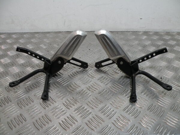 Platines de repose pied HONDA 125 PCX 4t -2011-