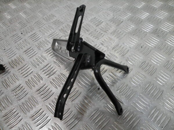 Platines de repose pied HONDA 125 PCX 4t -2011-