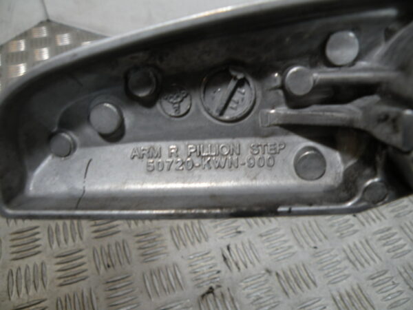 Platines de repose pied HONDA 125 PCX 4t -2011-