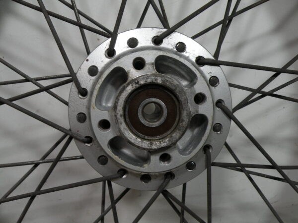 Roue avant SUZUKI 125 GN 4t -1998-