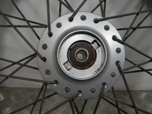 Roue avant SUZUKI 125 GN 4t -1998-