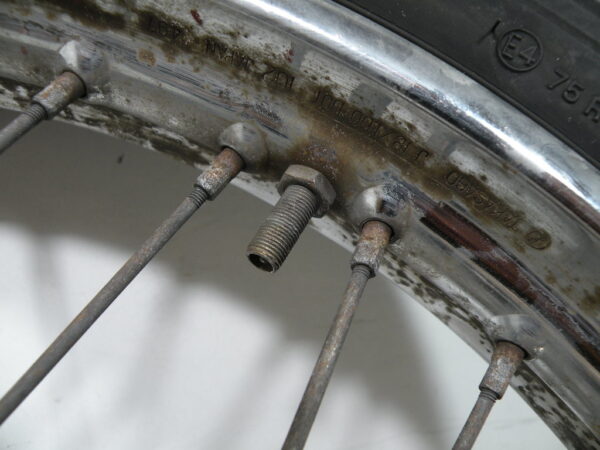 Roue avant SUZUKI 125 GN 4t -1998-