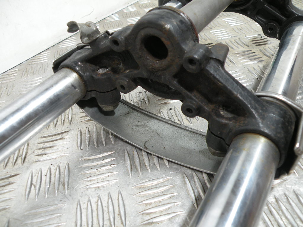 Fourche SUZUKI 125 GN 4t -1998-