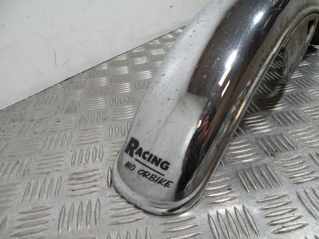 Garde boue avant SUZUKI 125 GN 4t -1998-