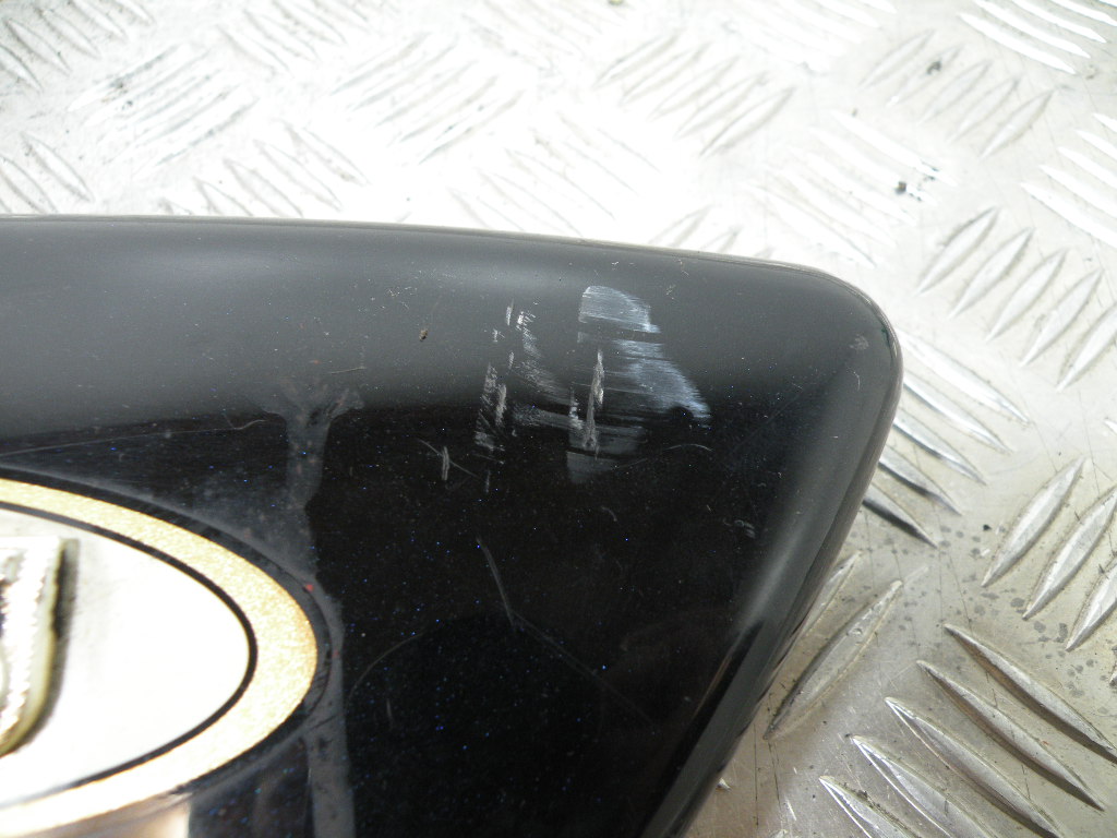 Carénage latéral gauche SUZUKI 125 GN 4t -1998-