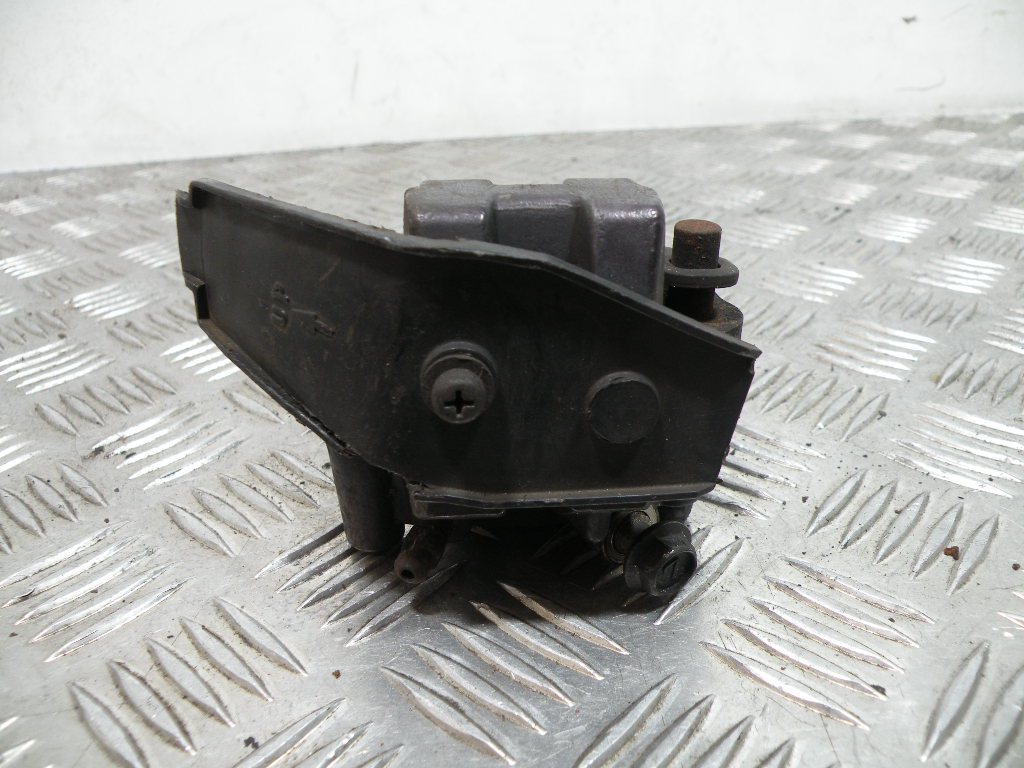 Étrier de frein avant SUZUKI 125 GN 4t -1998-