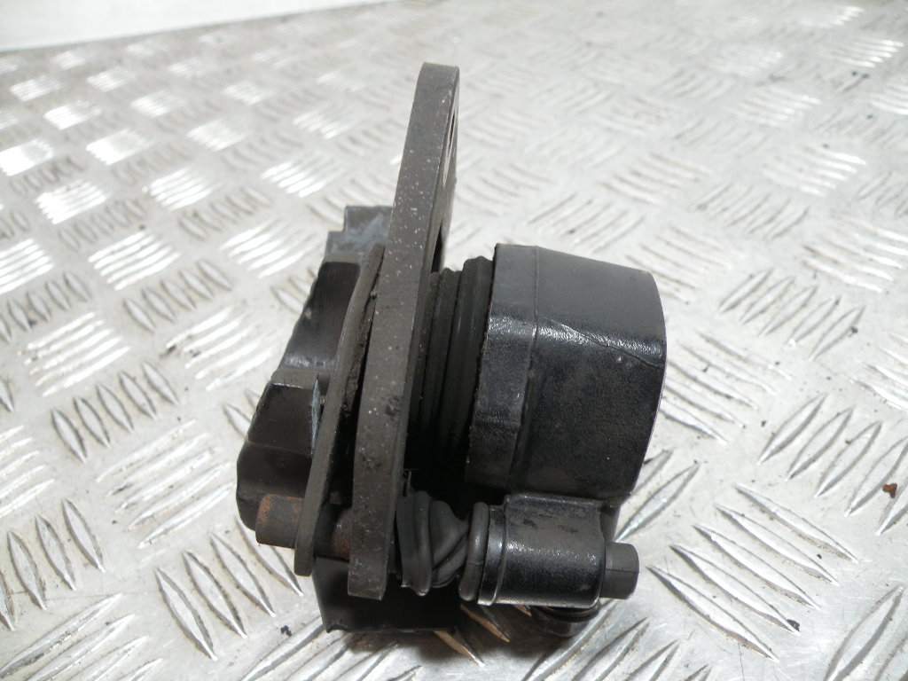 Étrier de frein avant SUZUKI 125 GN 4t -1998-