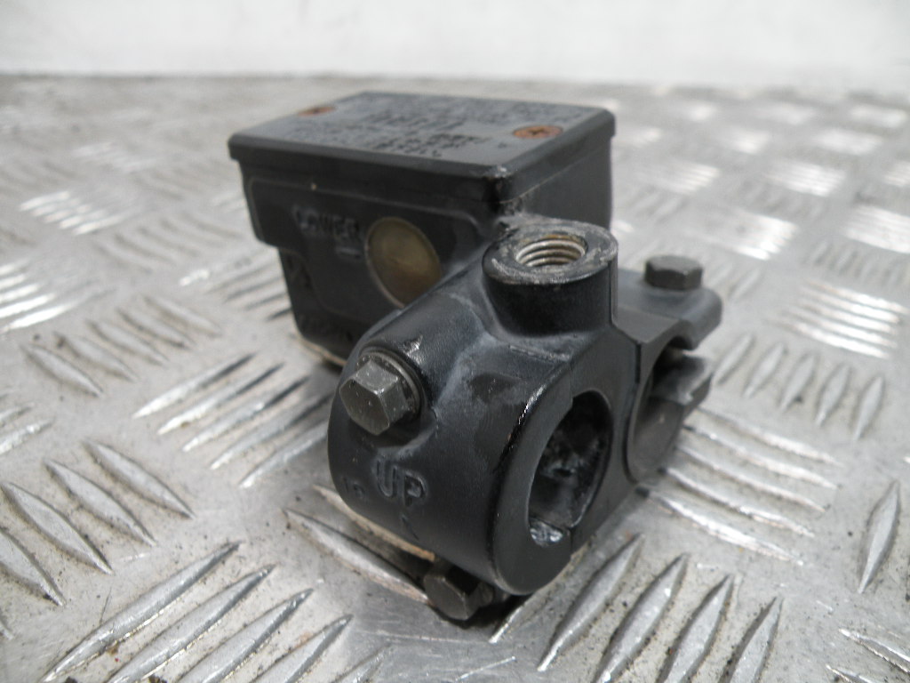 Maître cylindre de frein avant SUZUKI 125 GN 4t -1998-