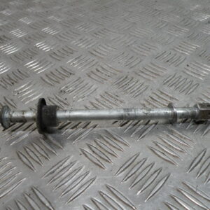 Axe de roue avant SUZUKI 125 GN 4t -1998-