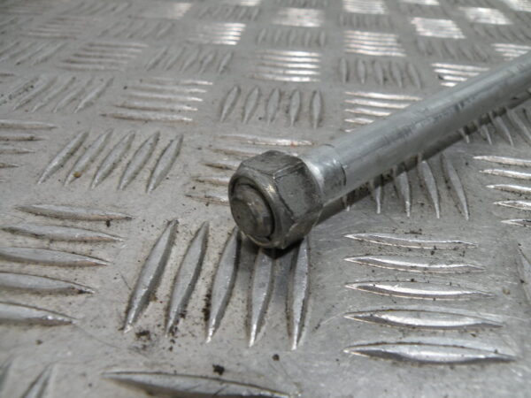 Axe de bras oscillant SUZUKI 125 GN 4t -1998-