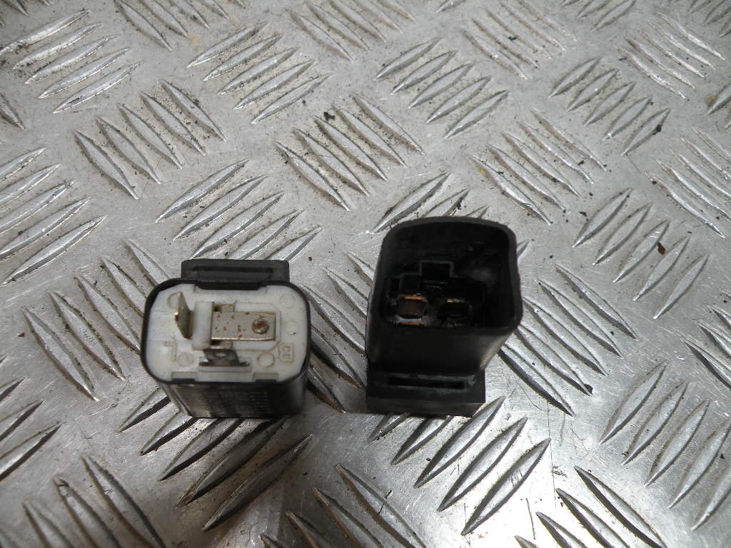 Relais SUZUKI 125 GN 4t -1998-