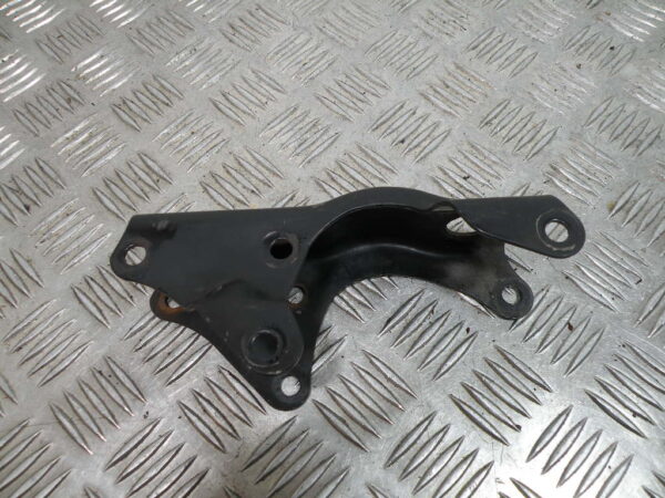 Support moteur SUZUKI 125 GN 4t -1998-